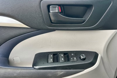 2017 Toyota Highlander LE