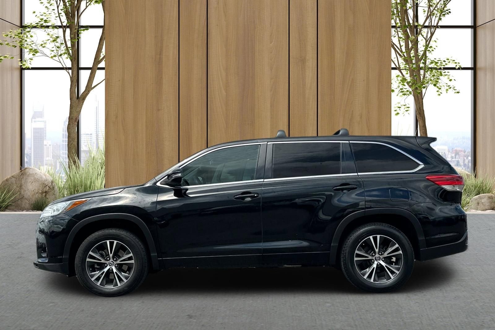 2017 Toyota Highlander LE