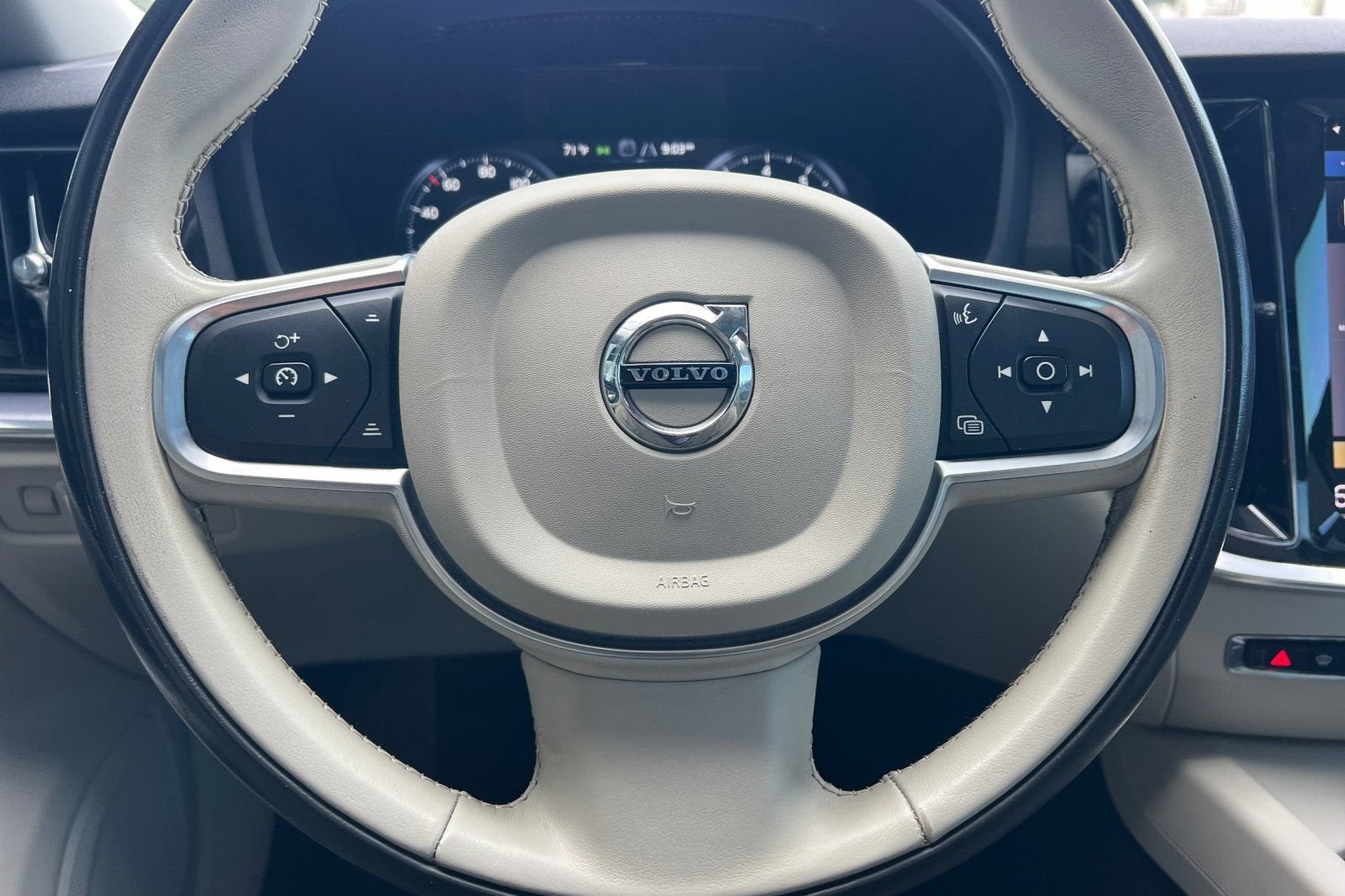 2021 Volvo S60 Momentum