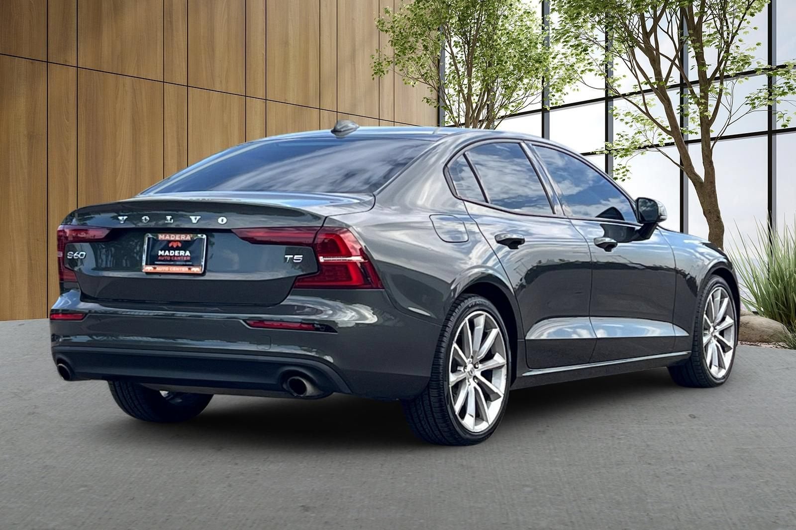 2021 Volvo S60 Momentum