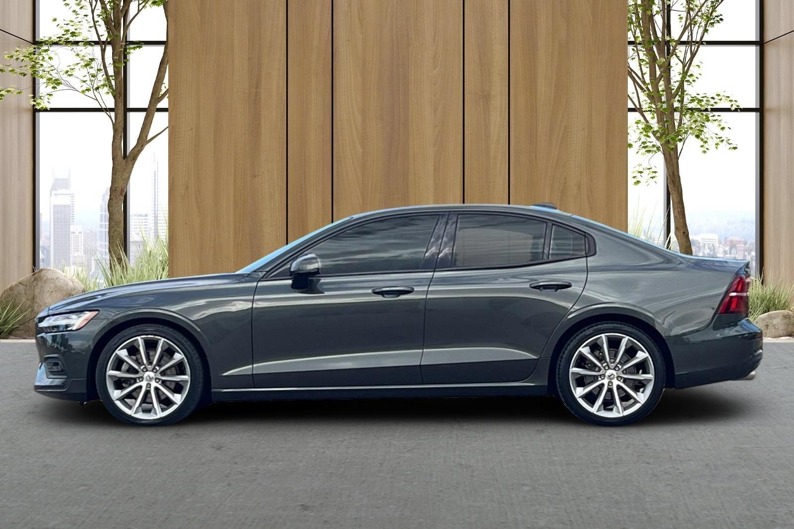 2021 Volvo S60 Momentum