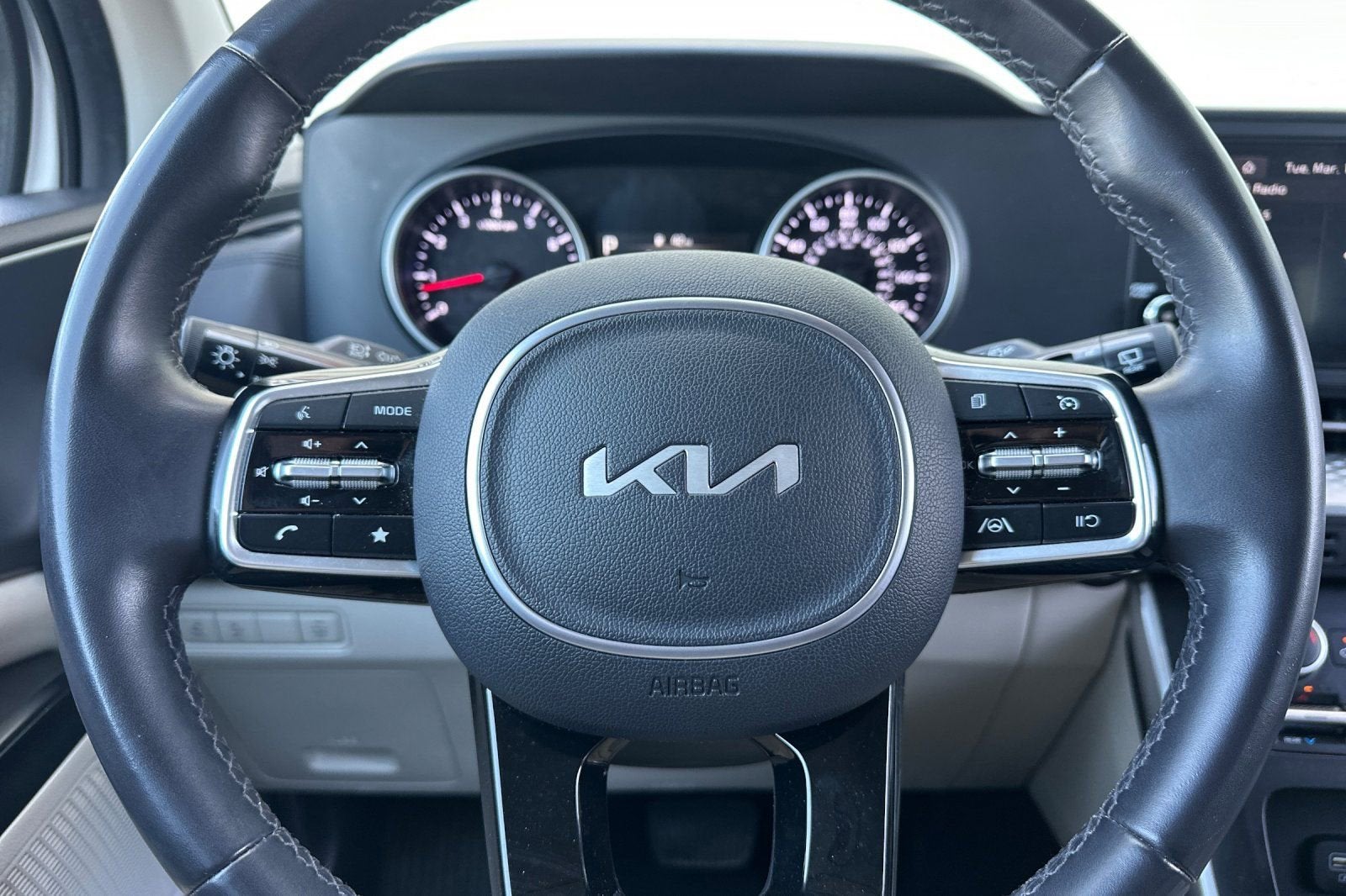 2024 Kia Carnival LX