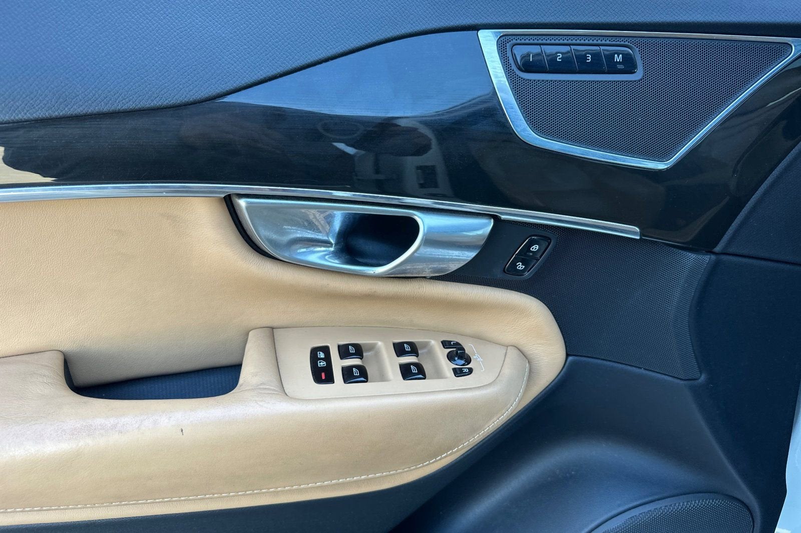 2018 Volvo XC90 Momentum