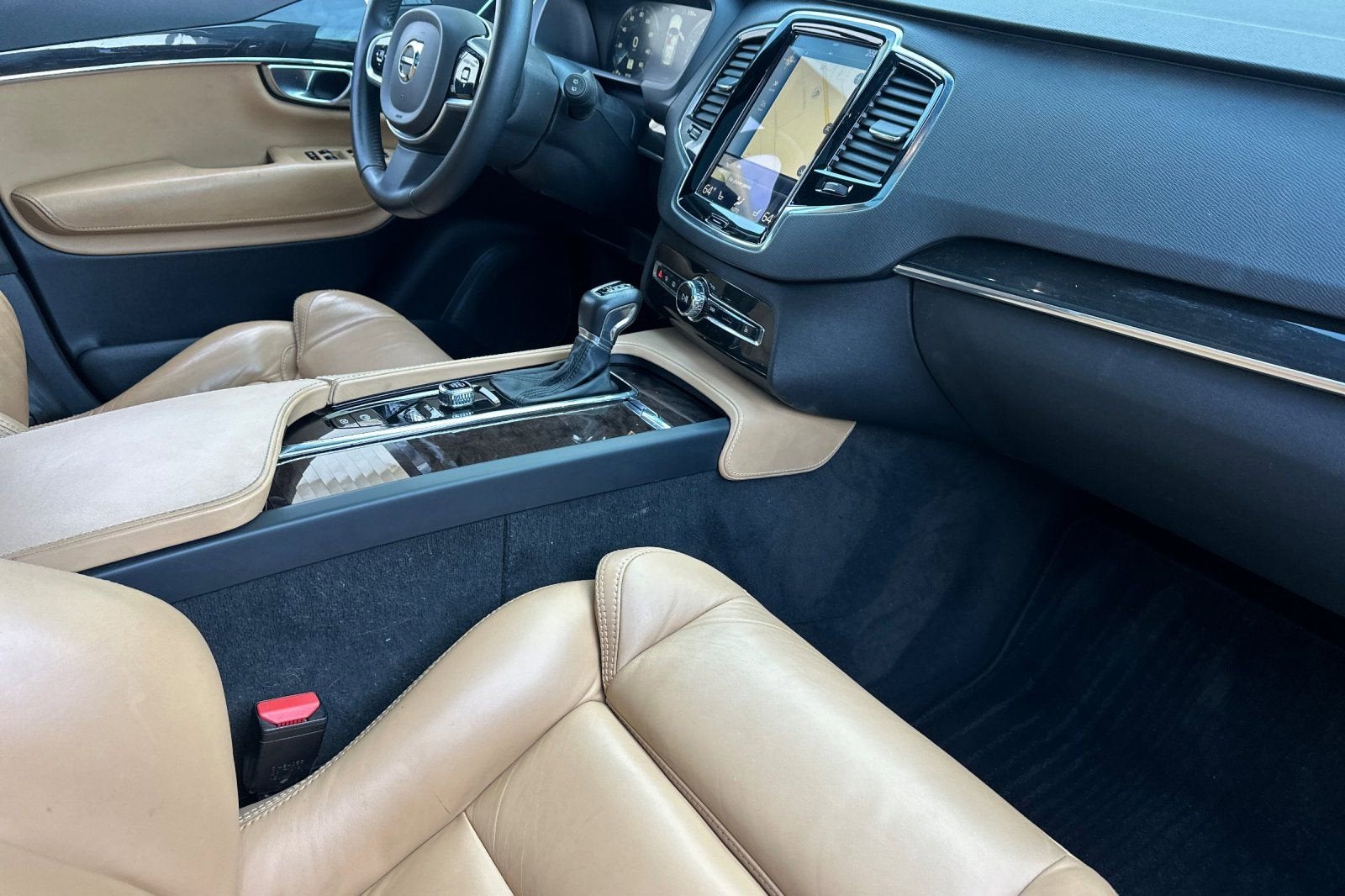 2018 Volvo XC90 Momentum