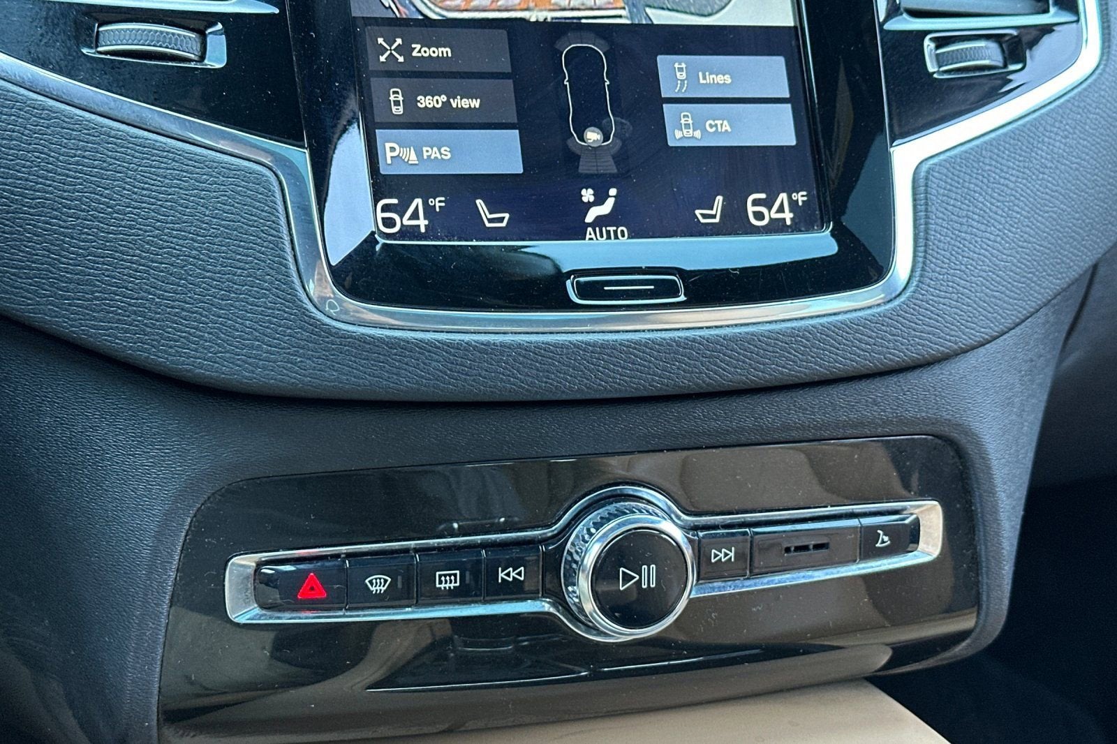 2018 Volvo XC90 Momentum