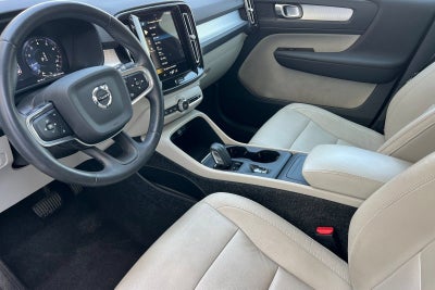 2021 Volvo XC40 Momentum