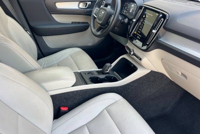2021 Volvo XC40 Momentum