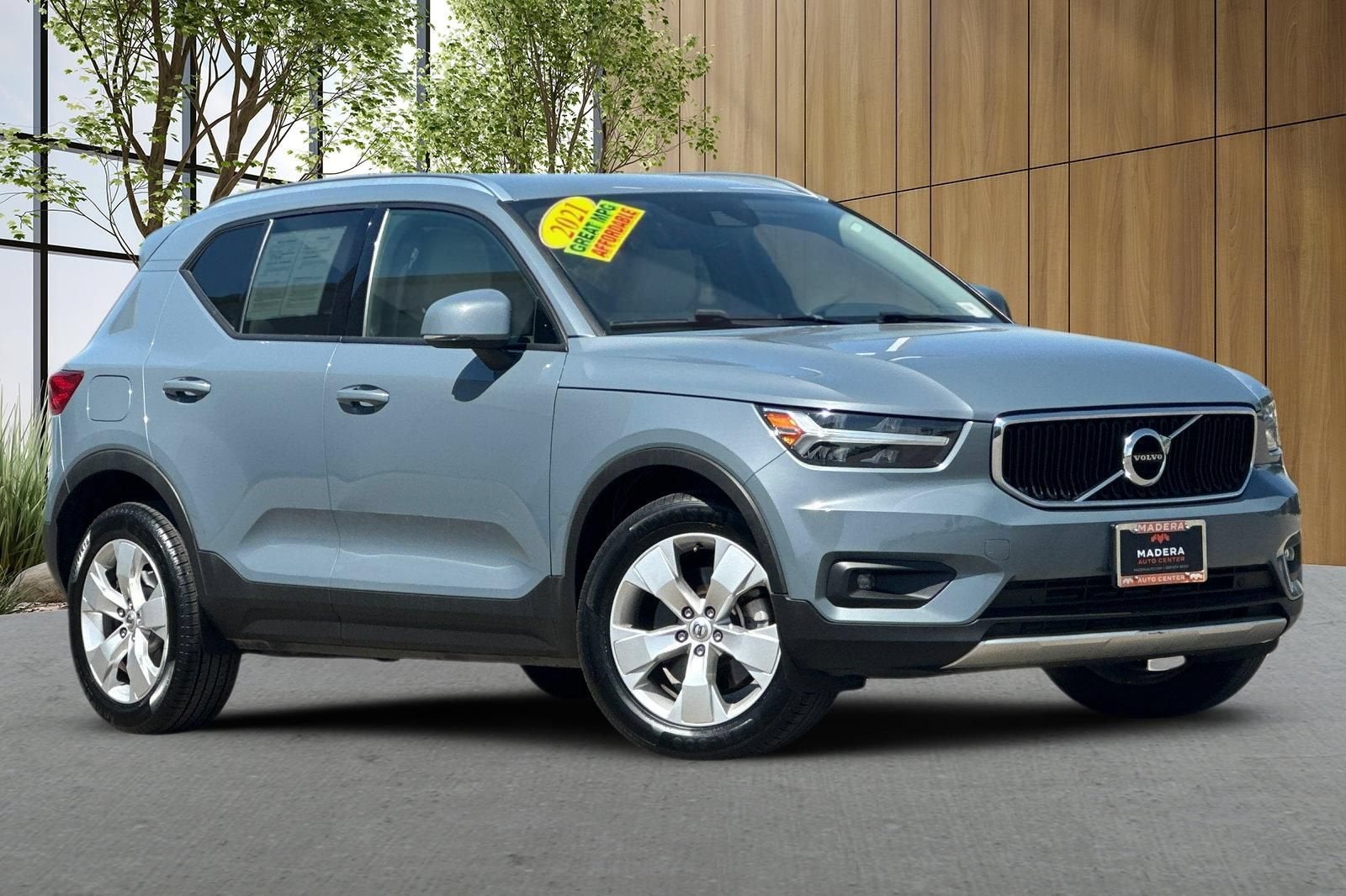2021 Volvo XC40 Momentum