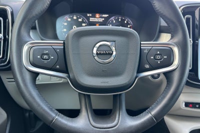 2021 Volvo XC40 Momentum