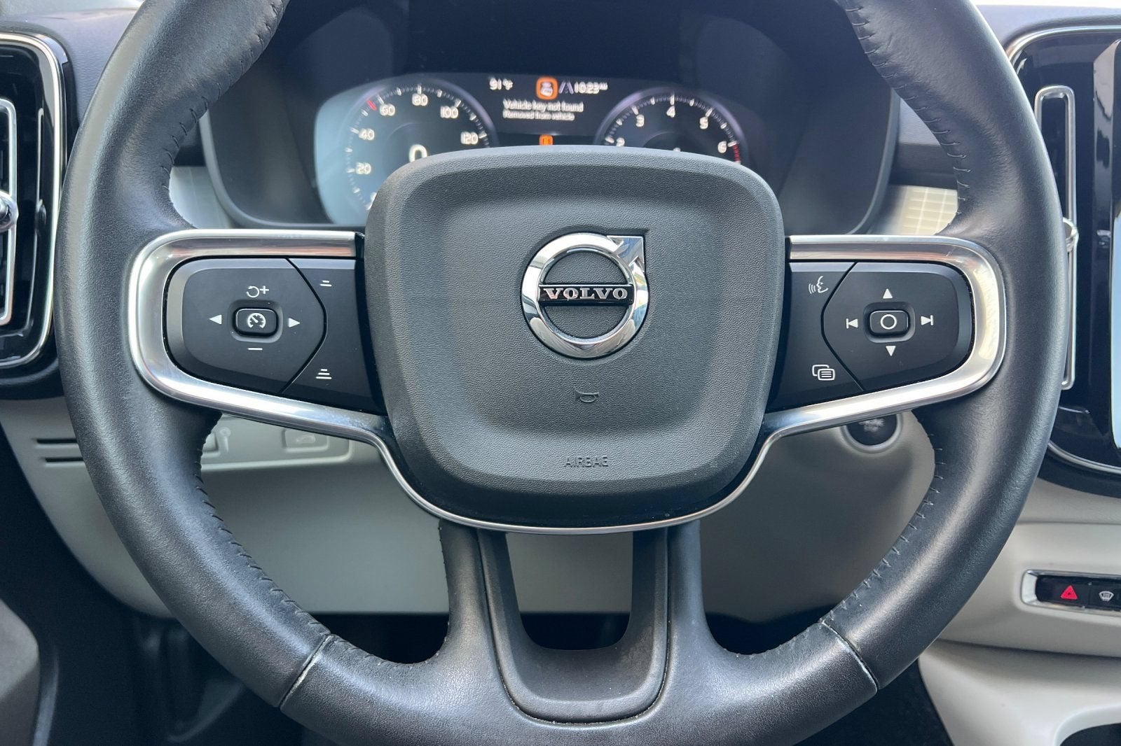 2021 Volvo XC40 Momentum