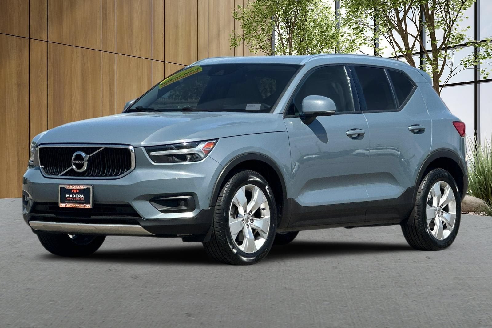 2021 Volvo XC40 Momentum