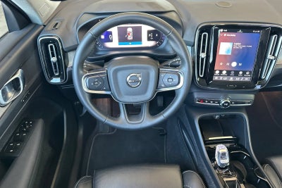 2023 Volvo XC40 Plus Dark Theme