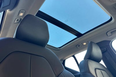 2023 Volvo XC40 Plus Dark Theme