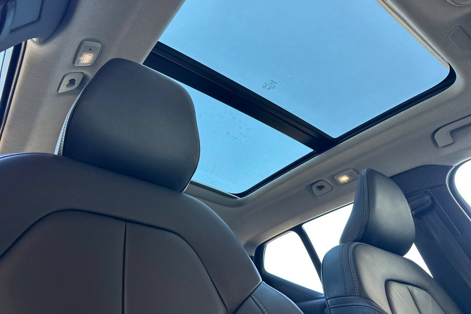 2023 Volvo XC40 Plus Dark Theme